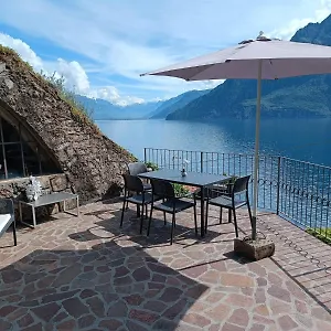 Zu - Lakeside Lejlighed Riva di Solto