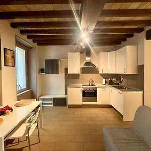 Niki O. Appartement Parma