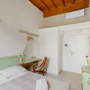 https://bouquet-silent-room-on-city-center.it-tuscanyhotel.com